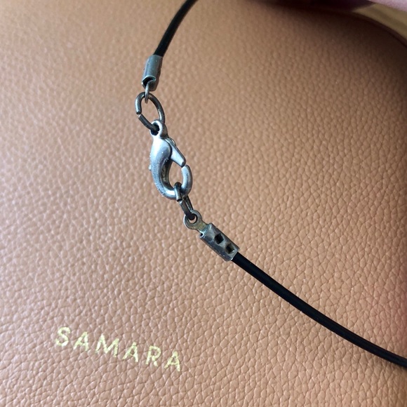 Glass necklace - Picture 3 of 4